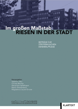 Im großen Maßstab – Riesen in der Stadt, hg. von Yasemin Utku, Christa Reicher, Alexandra Apfelbaum u.a, (= Beiträge zur Städtebaulichen Denkmalpflege, Bd. 7), Essen 2017. (darin: Bildungsbauten für die Masse: Große Zentren und neue Systeme, S. 74-89) Alexandra Apfelbaum